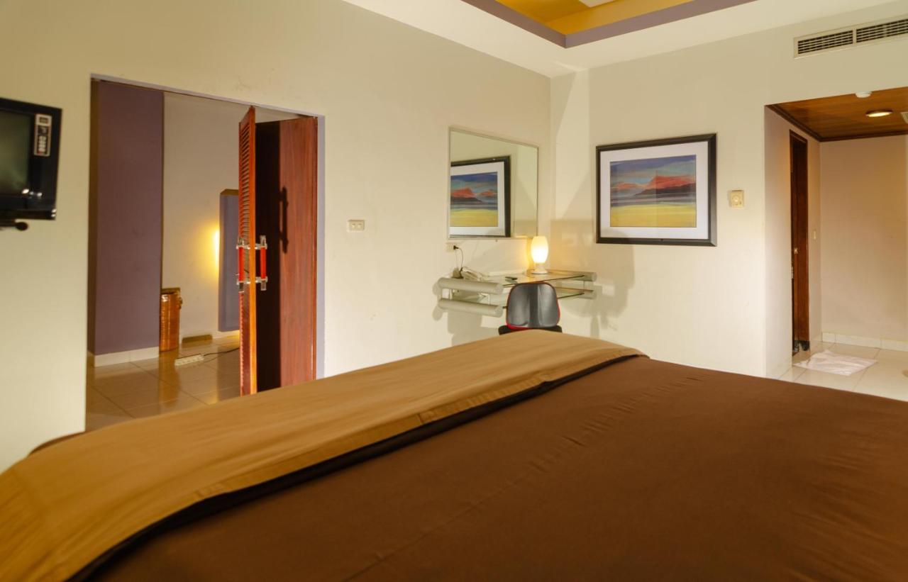 Hotel Peninsula Mangga Besar Τζακάρτα Εξωτερικό φωτογραφία