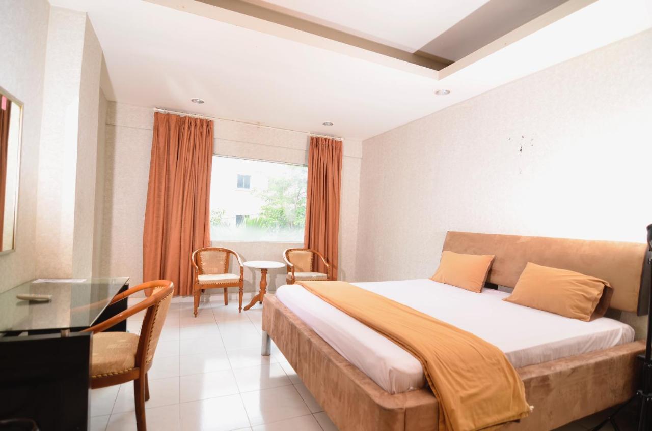 Hotel Peninsula Mangga Besar Τζακάρτα Εξωτερικό φωτογραφία